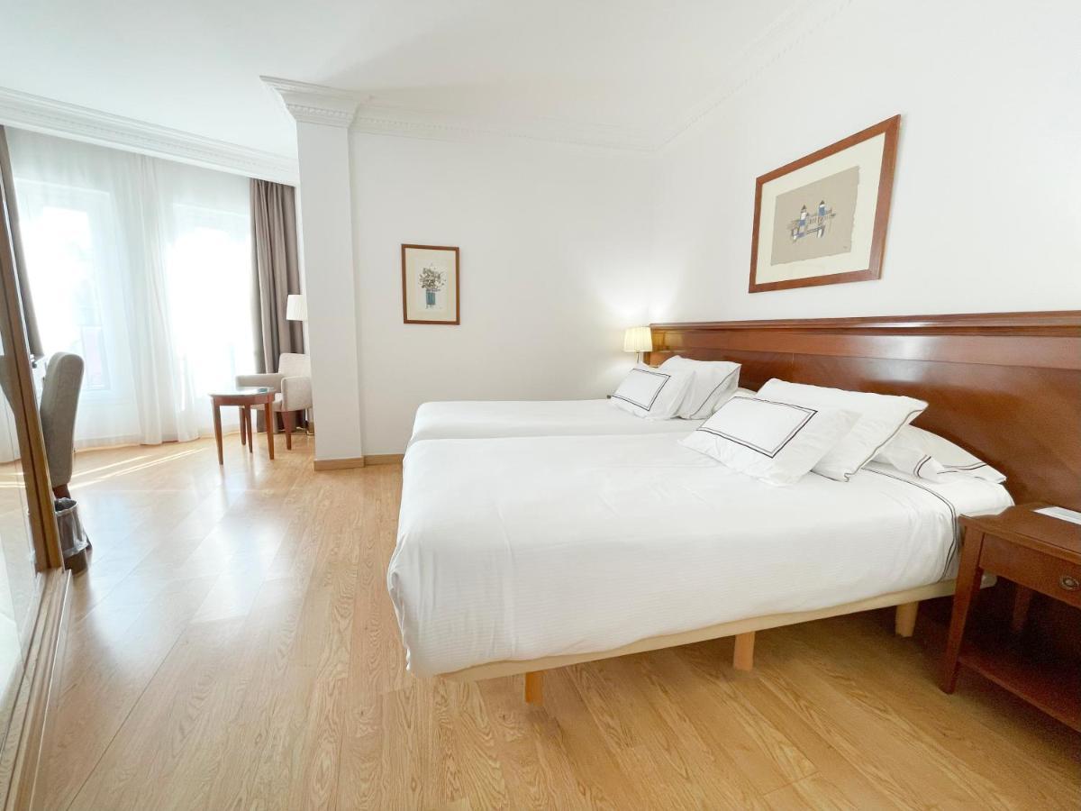Melia Plaza Valencia Hotel Exterior photo