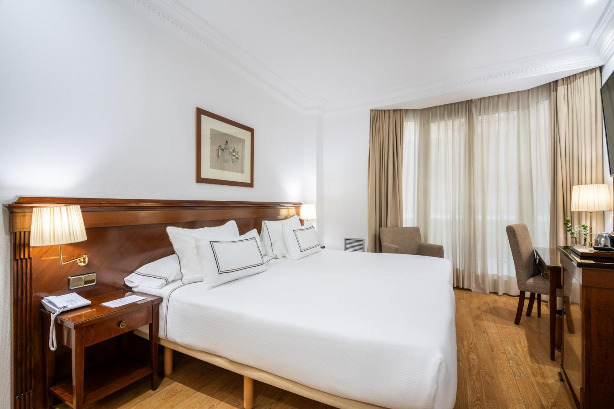 Melia Plaza Valencia Hotel Exterior photo